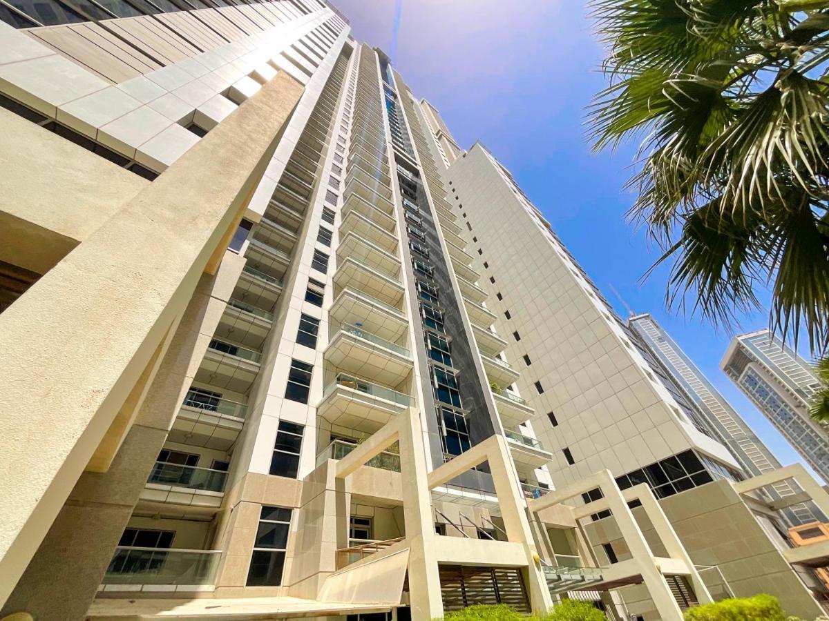 Higuests - Roomy Apt With Infinity Pool Close To Burj Khalifa Дубай Екстериор снимка