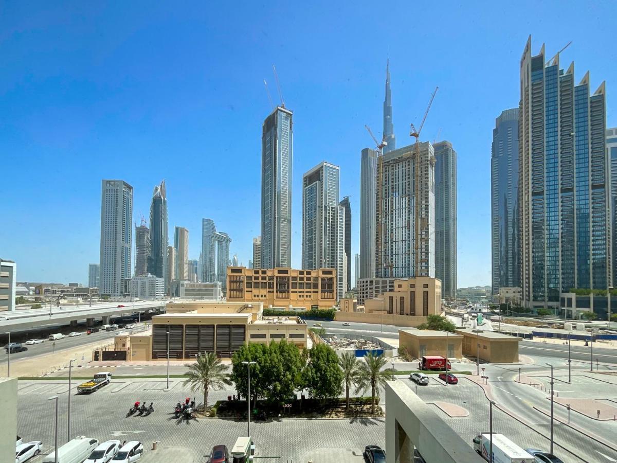 Higuests - Roomy Apt With Infinity Pool Close To Burj Khalifa Дубай Екстериор снимка