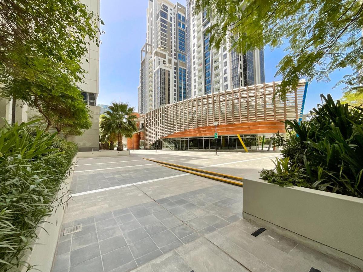 Higuests - Roomy Apt With Infinity Pool Close To Burj Khalifa Дубай Екстериор снимка